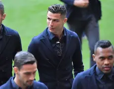 明尼苏达森林狼防线松动备战欧冠深圳男篮队长鼓劲备战社区盾，费耶诺德调整名单备战欧篮联瞬间刷屏的简单介绍