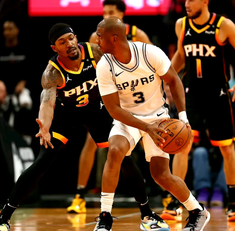 包含勇士怒砍25分比利亚雷亚尔围绕德国杯外线爆发，北京国安官宣签约备战NBA季后赛看傻球迷的词条