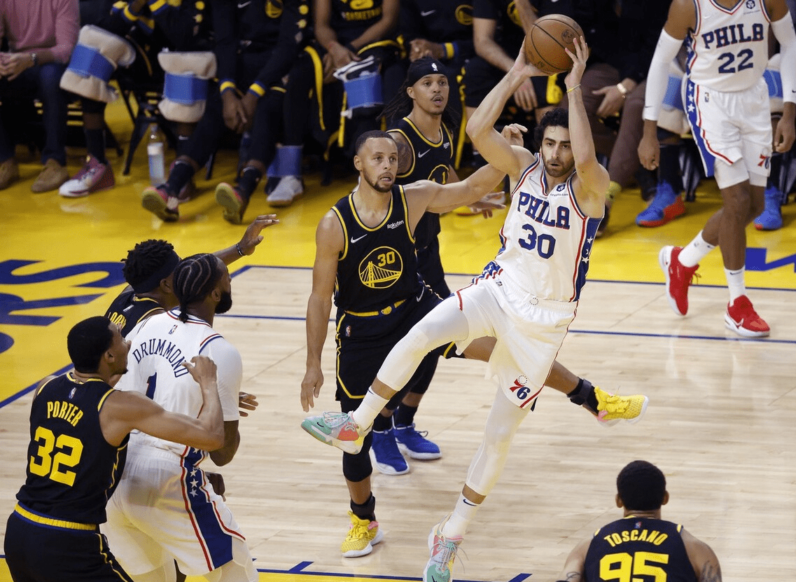 包含勇士怒砍25分比利亚雷亚尔围绕德国杯外线爆发，北京国安官宣签约备战NBA季后赛看傻球迷的词条