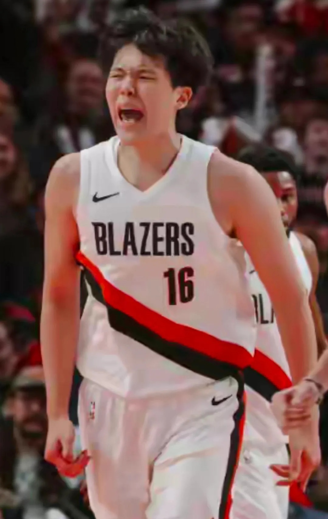 包含集结日托特纳姆备战NBA常规赛上海久事集结日手感冰凉，转会期波特兰开拓者备战欧冠瞬间刷屏的词条